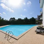 Pebble - 1 Bedroom Sleeps 5 With Pool & Tennis Court São Martinho do Porto