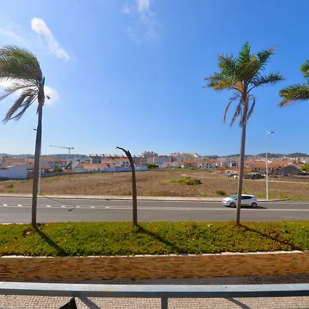 Pebble - 1 Bedroom Sleeps 5 With Pool & Tennis Court Daire São Martinho do Porto