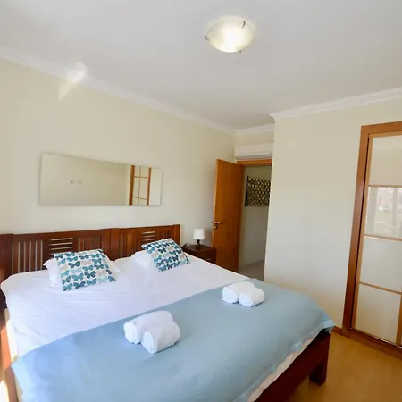 Pebble - 1 Bedroom Sleeps 5 With Pool & Tennis Court Apartment