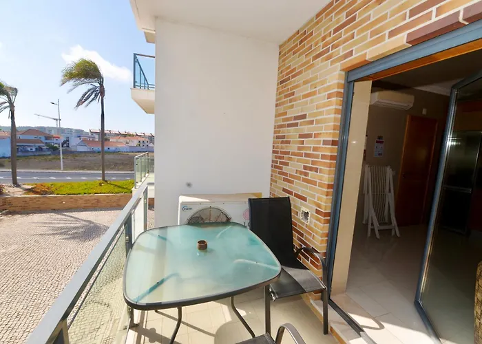 Daire Pebble - 1 Bedroom Sleeps 5 With Pool & Tennis Court São Martinho do Porto