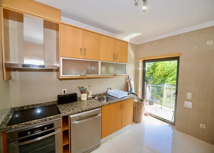 Pebble - 1 Bedroom Sleeps 5 With Pool & Tennis Court Daire