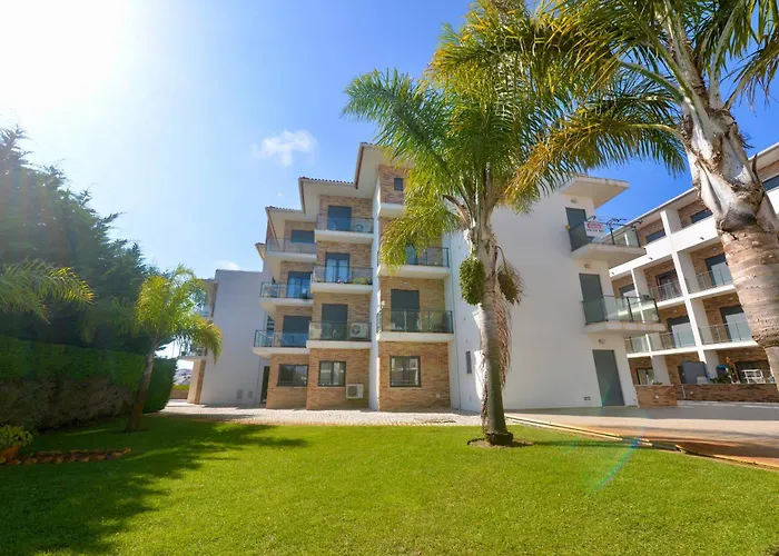 Pebble - 1 Bedroom Sleeps 5 With Pool & Tennis Court Daire *