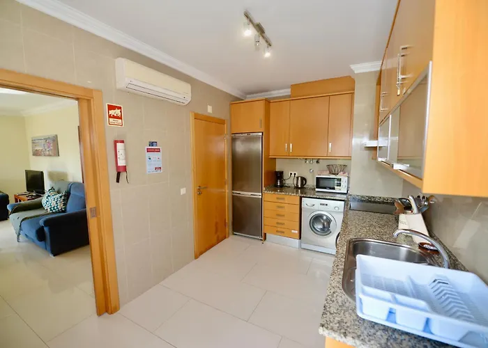 Daire Pebble - 1 Bedroom Sleeps 5 With Pool & Tennis Court *