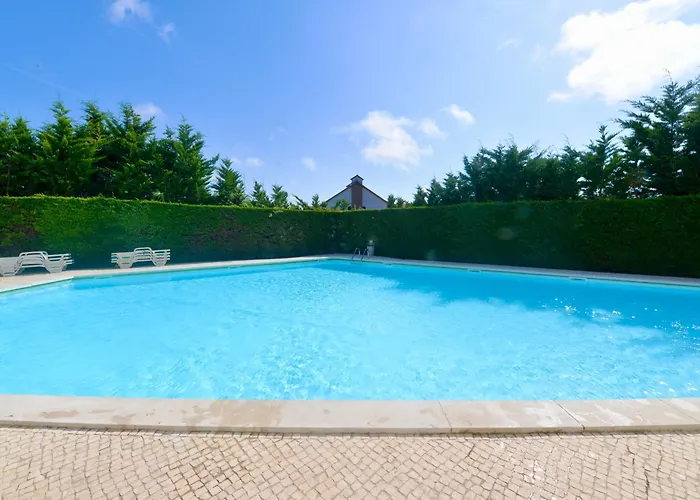 Pebble - 1 Bedroom Sleeps 5 With Pool & Tennis Court Daire São Martinho do Porto