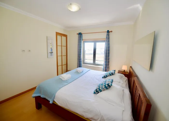 Daire Pebble - 1 Bedroom Sleeps 5 With Pool & Tennis Court São Martinho do Porto