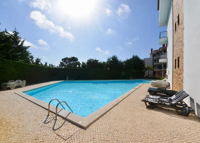 Pebble - 1 Bedroom Sleeps 5 With Pool & Tennis Court São Martinho do Porto